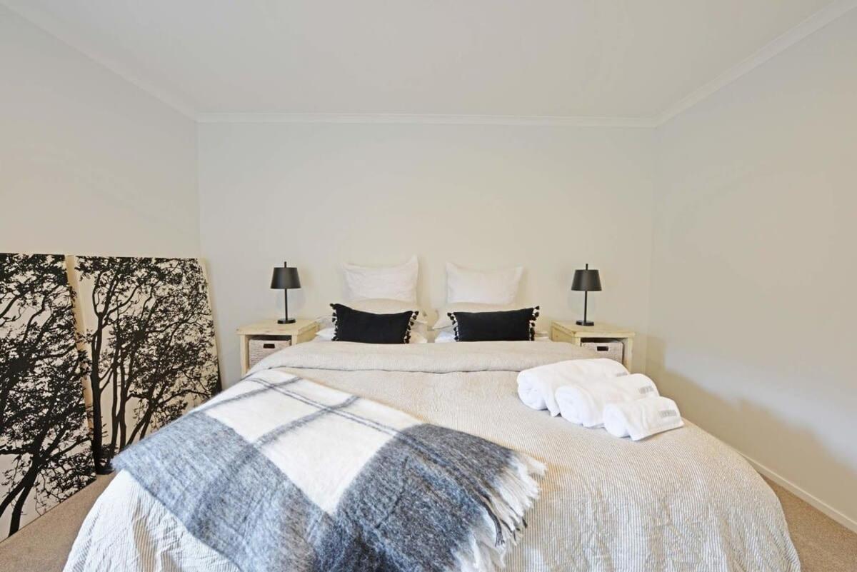 Escape To High End Comforts On Riverton Villa Mount Maunganui Exterior photo